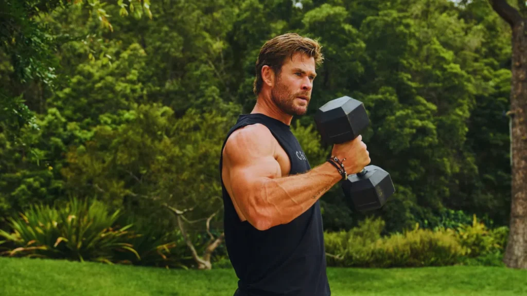 Chris Hemsworth weight by biomaxs.com