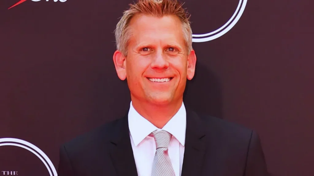  John brenkus by Biomaxs.com