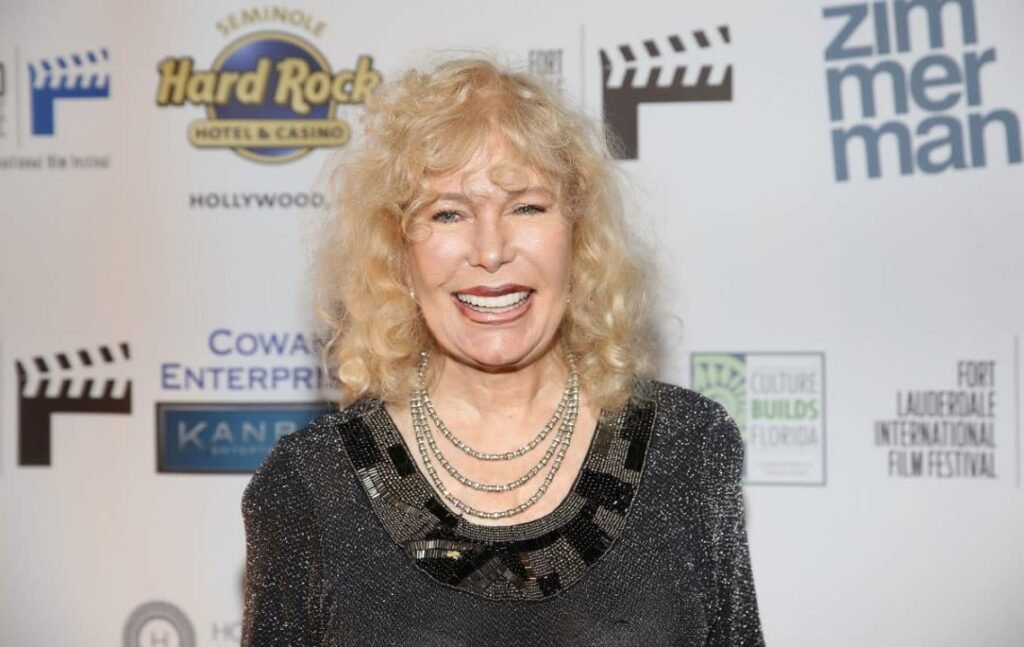 Loretta Swit net worth