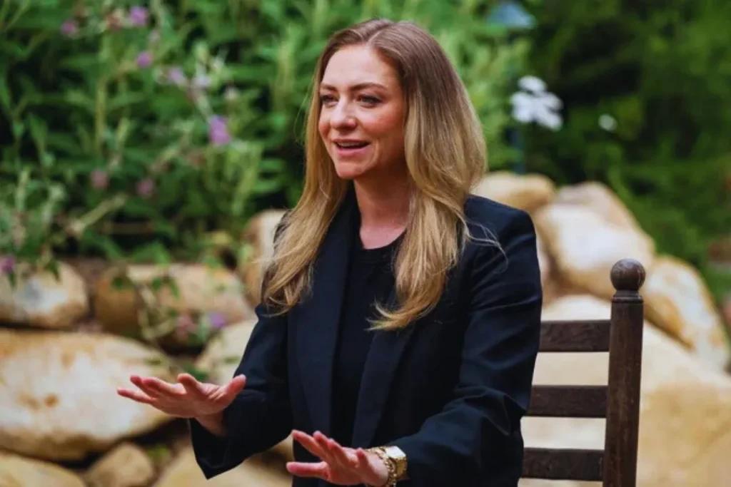 Whitney Wolfe Bio, Net Worth